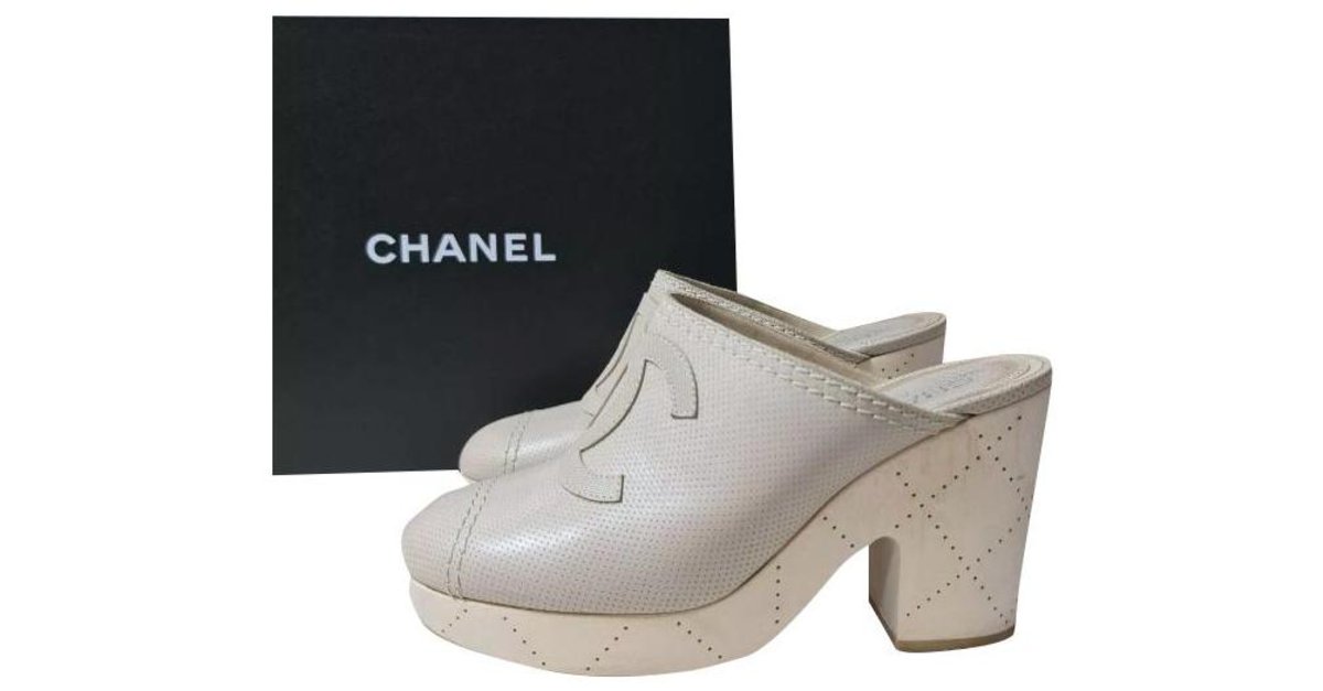 Chanel Clogs Pink Leather ref.156547 - Joli Closet