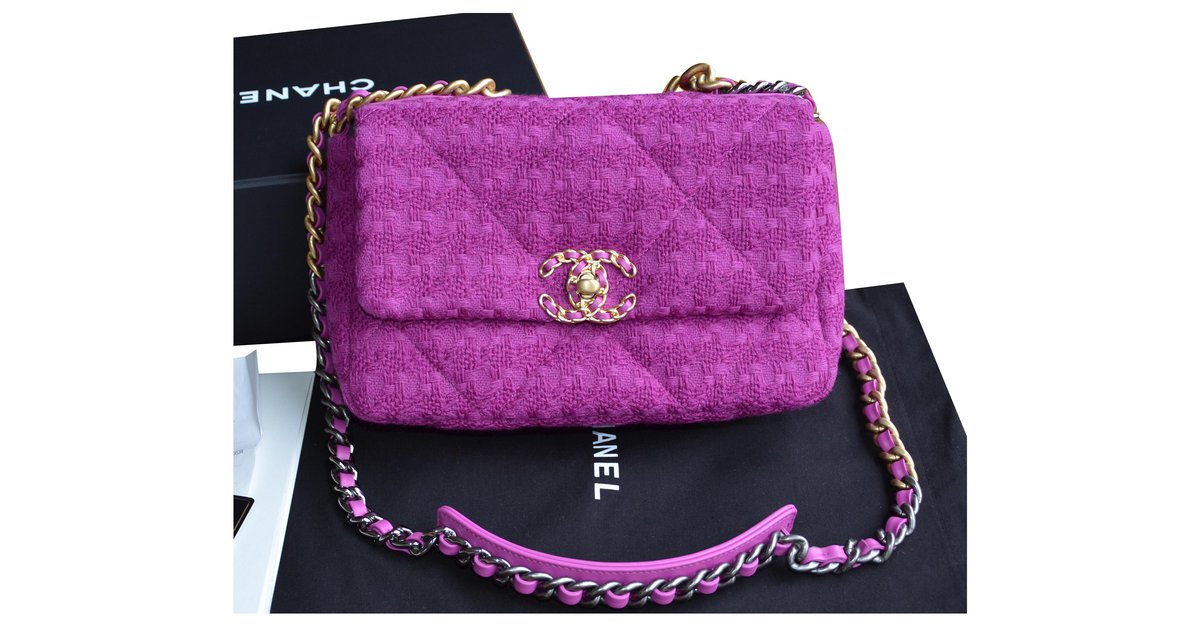 Chanel 19 Chanel bag 19 Tweed medium Fuschia Gold hardware ref.265708 -  Joli Closet
