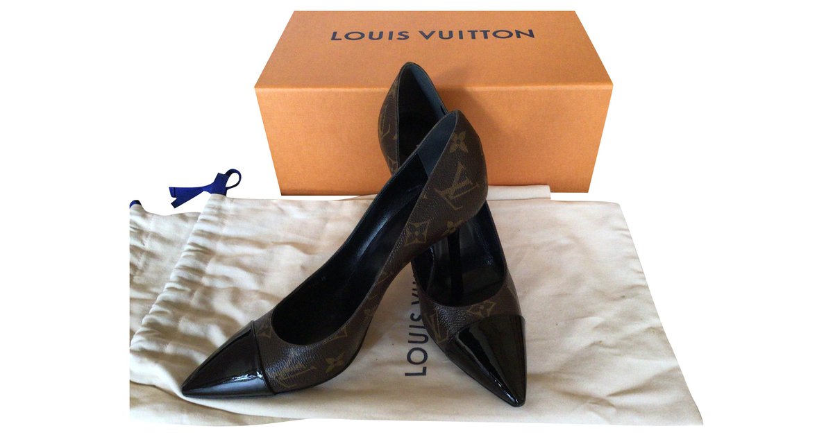 Louis Vuitton Cherie Pump