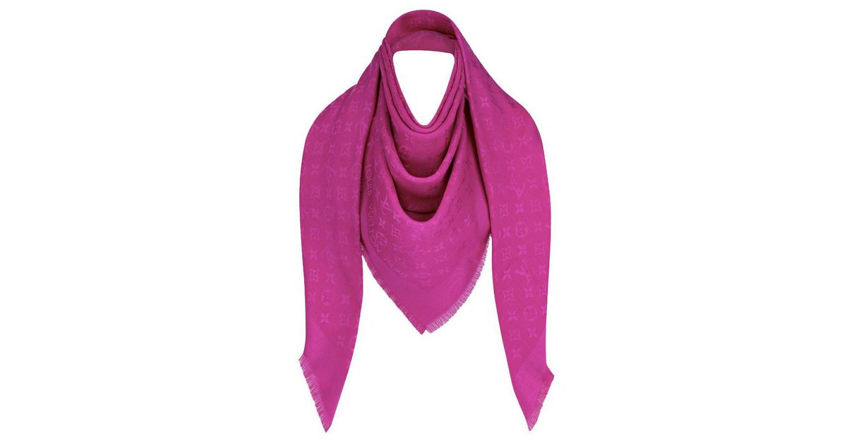 Louis Vuitton Monogram Shine Shawl Red Silk ref.25435 - Joli Closet