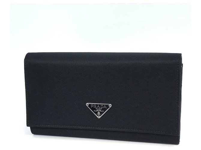 Saffiano PRADA unisex long wallet M608 black x silver