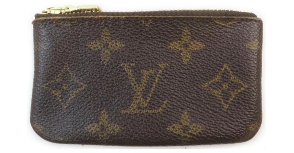 Louis Vuitton Well Worn Monogram Key Pouch Pochette Cles Keychain Metal  ref.294544 - Joli Closet