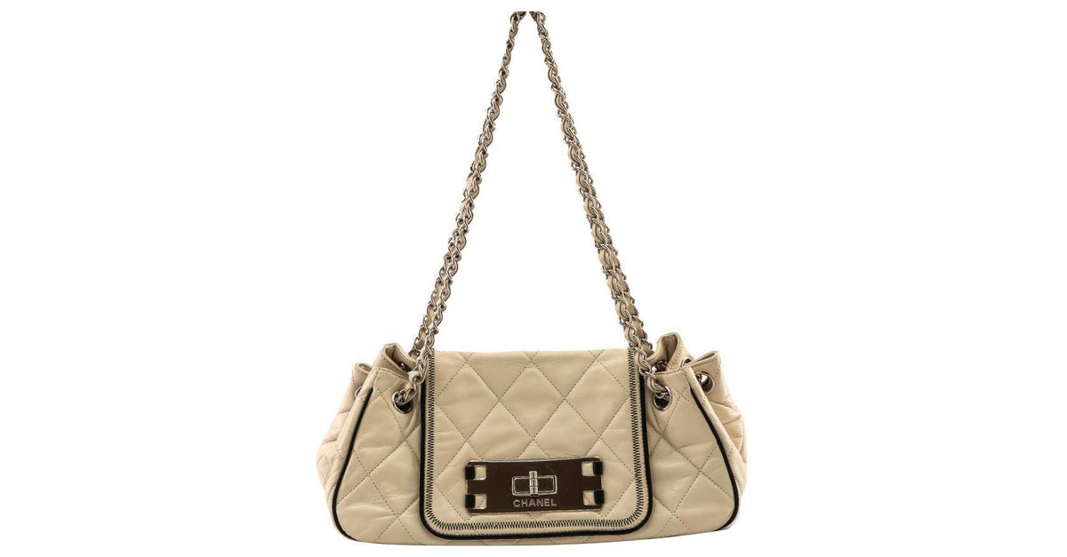 Chanel East West Mademoiselle Accordion Flap bag Cream Cream Leather  ref.295399 - Joli Closet