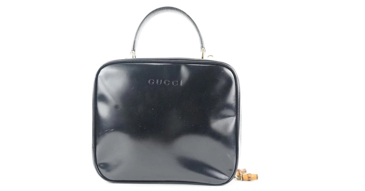 Read - Gucci is selling a $3100 plastic, top-handle bag that looks like a  vintage lunch-box. Any takers? on Luxurylaunc…