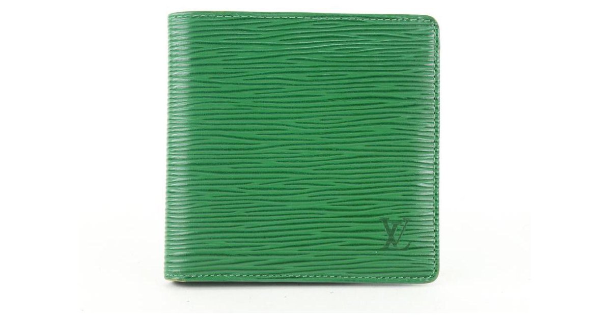 Louis Vuitton Green Epi Leather Borneo Men's Bifold Wallet Slender Multiple  For Sale at 1stDibs