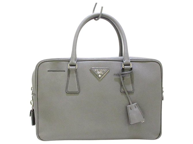 【送料&関税込】Prada Light Grey Leather Handbag Prada Handbag Grey Leather ref.319967 - Joli Closet