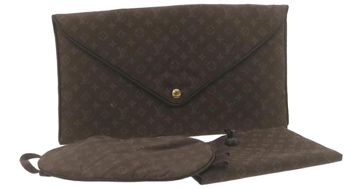 Louis Vuitton Monogram Men Women Eye Mask Neck Pillow Travel Carrying Pouch