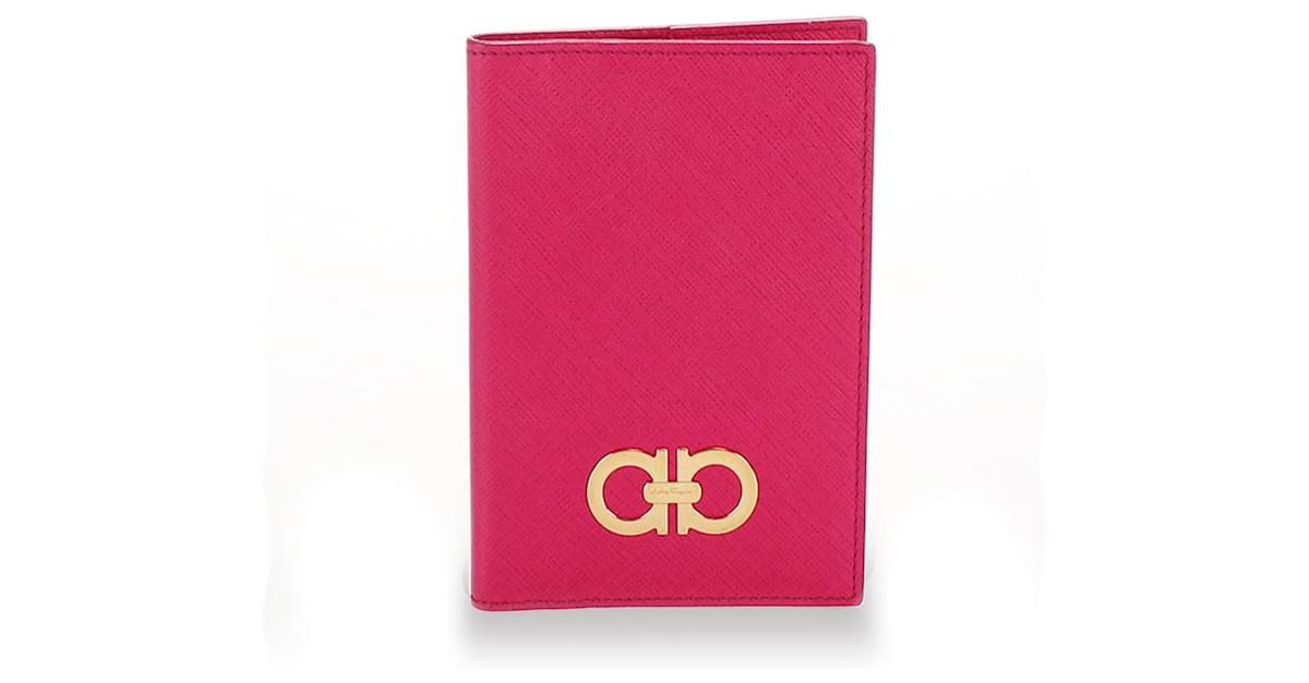 Ferragamo passport discount cover