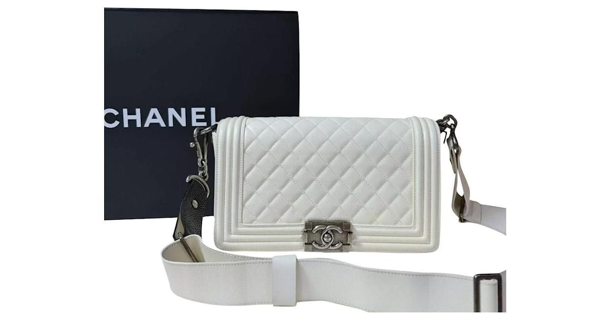 Boy stingray handbag Chanel Beige in Stingray - 27468195