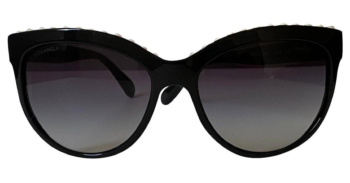 CHANEL Black Acetate Frame Cultured Pearl Cat-Eye Sunglasses