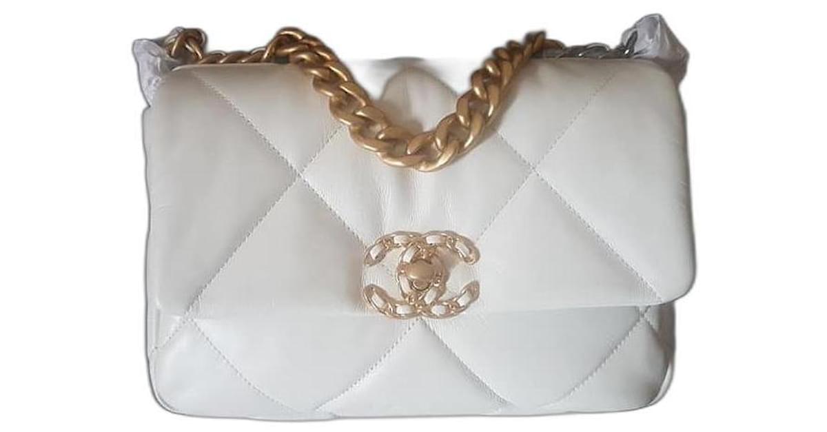 Chanel 19 Flap Bag Size Small White Leather ref.358263