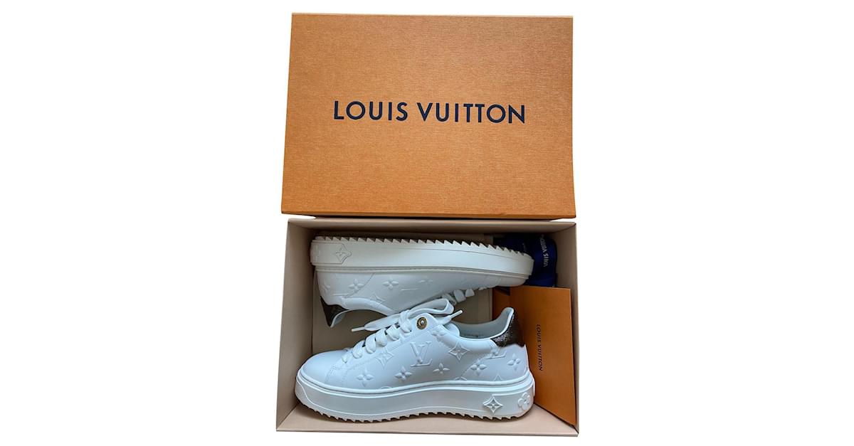 Louis Vuitton SNEAKER White Fur ref.958346 - Joli Closet