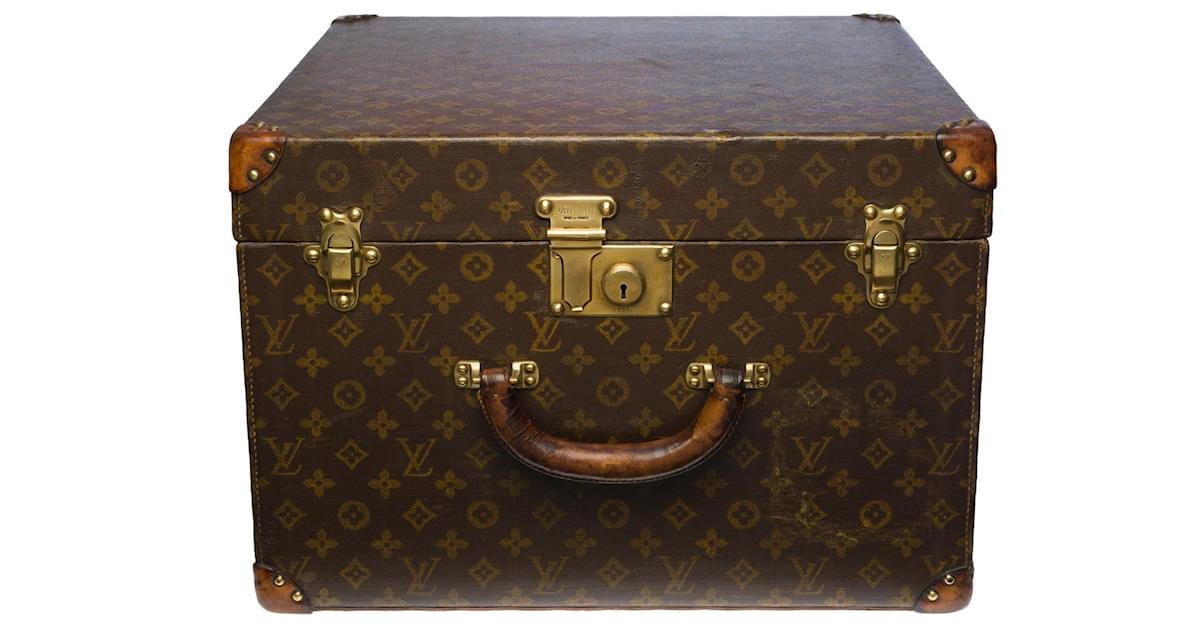 Splendid checkerboard trunk from Louis Vuitton