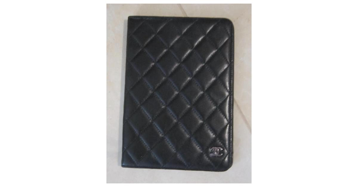 Chanel ipad mini case Black Leather ref.371019 - Joli Closet