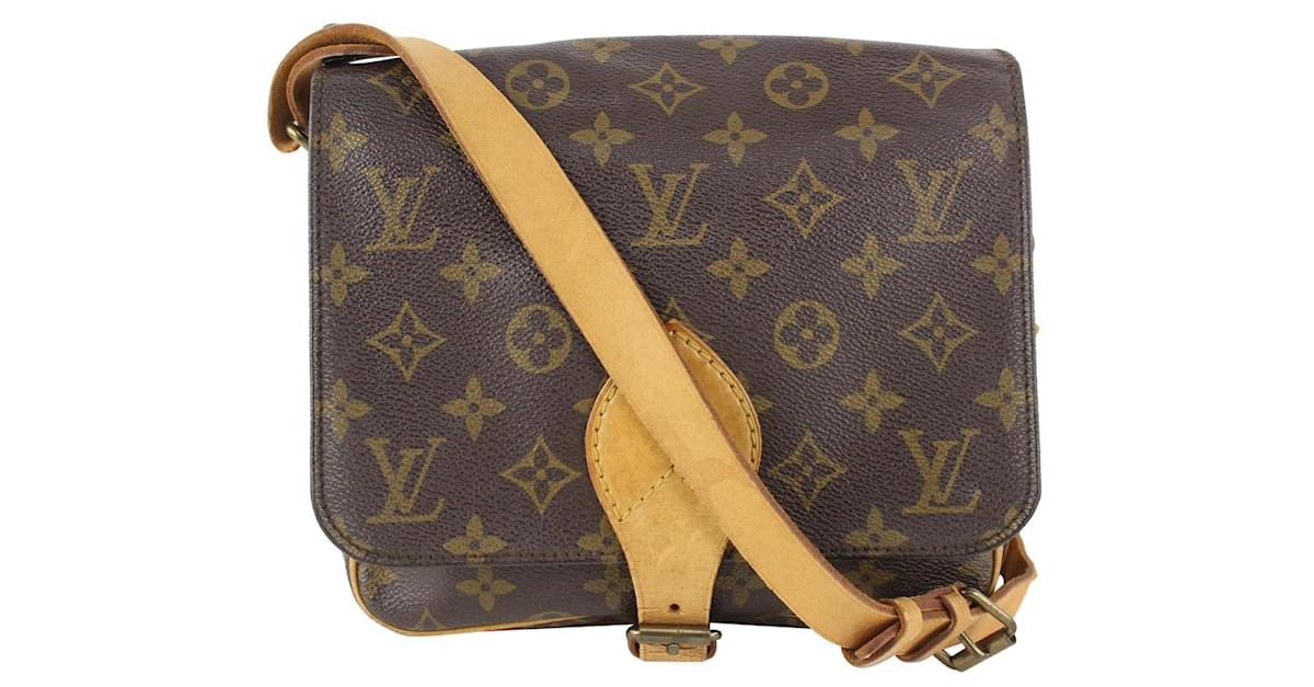 Louis Vuitton Black Epi Leather Noir Cartouchiere Crossbody Bag ref.400463  - Joli Closet