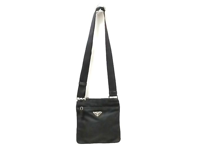 Prada Shoulder bag Black Synthetic ref.385807 - Joli Closet