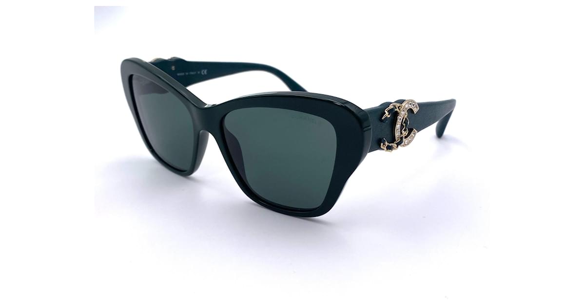 Chanel butterfly sunglasses 2021 Nuovo Green Acetate ref.388982 - Joli  Closet