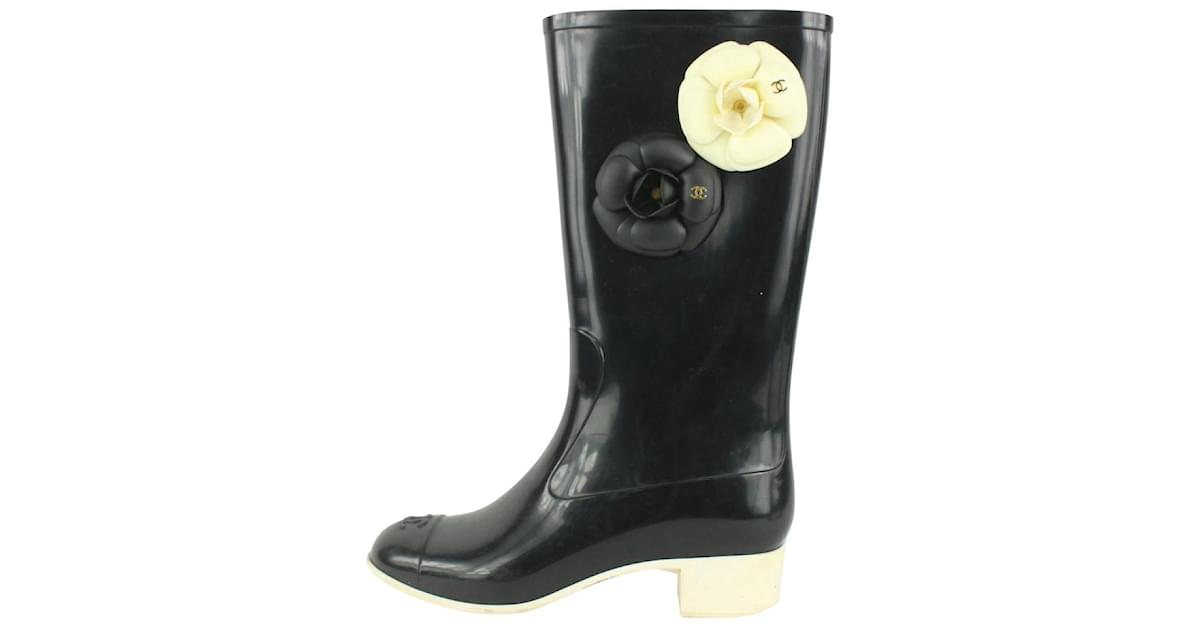 Chanel Women's 36 Rubber Camellia CC Logo Rain Boots ref.403970 - Joli  Closet