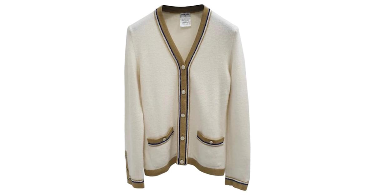 Chanel Ivory Beige Cashmere V-neck Cardigan ref.416798 - Joli Closet