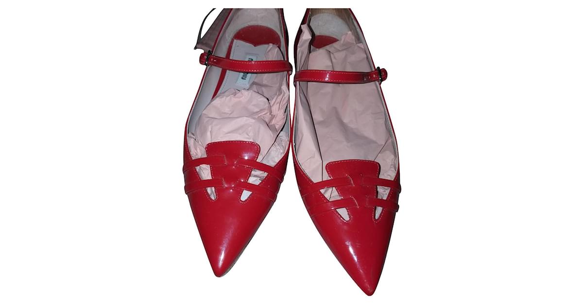 Miu Miu Ballet flats Red Patent leather ref.426508 - Joli Closet