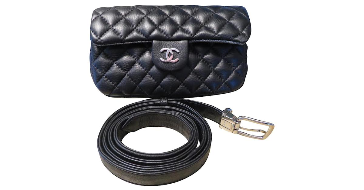 Riñonera Chanel Uniform Negro de cordero ref.442794 - Joli Closet