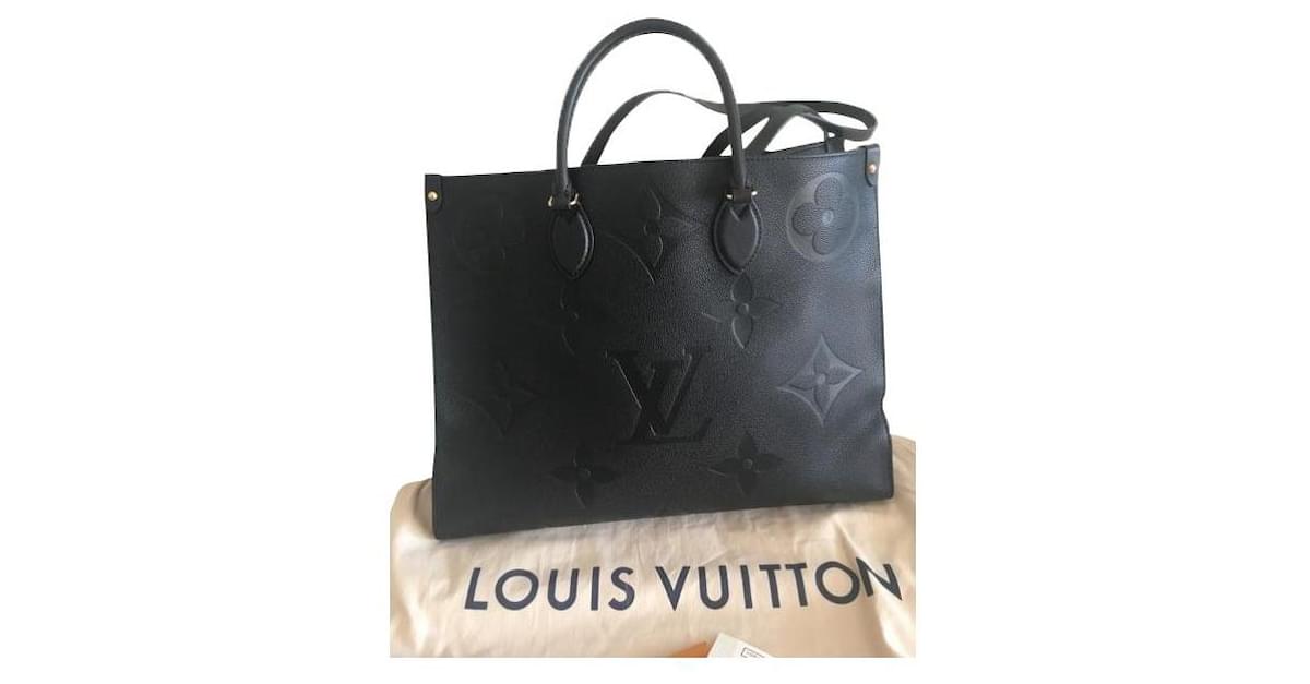 Borsa Dora di Louis Vuitton Nera / pelle color crema Nero ref.1044186 -  Joli Closet