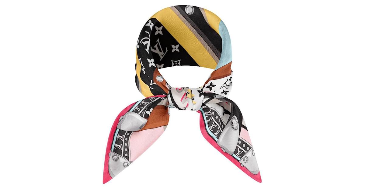 Louis Vuitton Silk scarves Multiple colors ref.252232 - Joli Closet