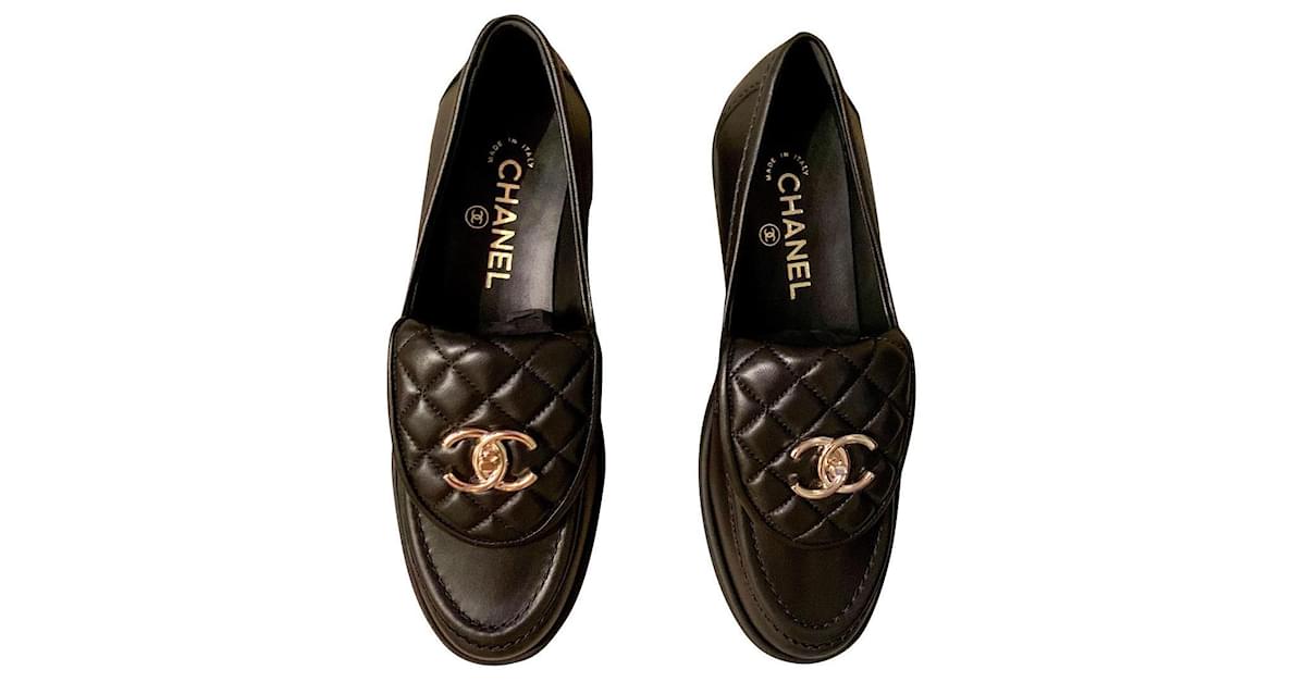 Chanel Shoes Loafers with Chain Detail, Size 40, New in Dustbag WA001