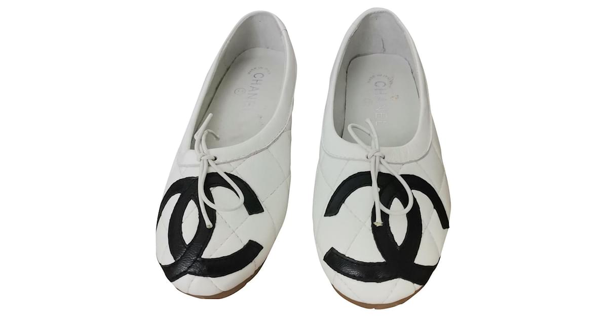 Cambon leather ballet flats Chanel White size 39 EU in Leather - 37416650