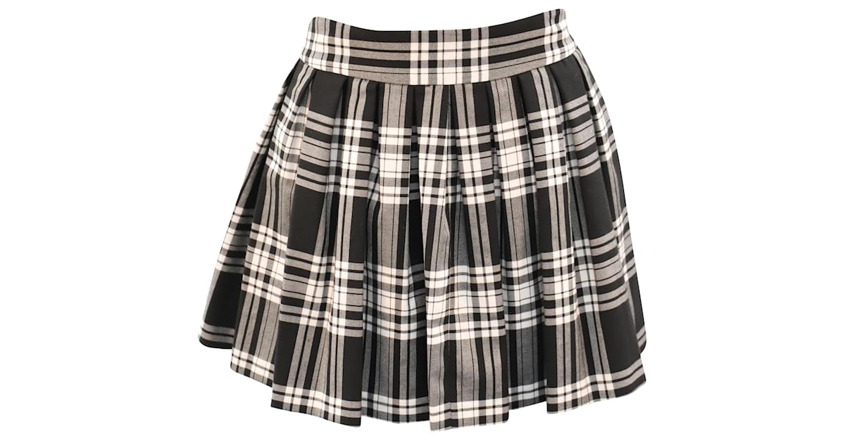 Black and white outlet plaid skirt 5x7