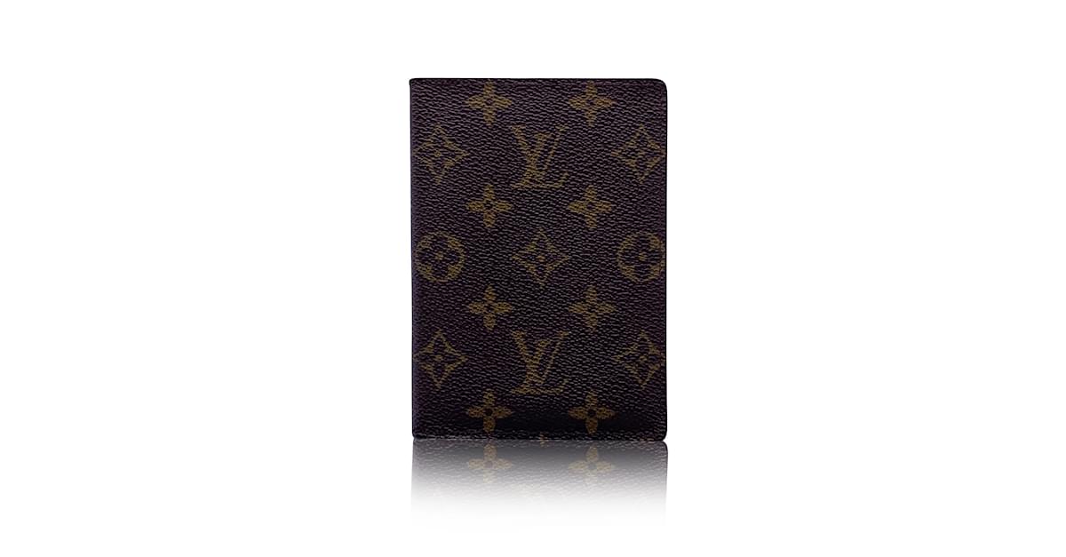 Louis Vuitton Vintage Monogram Brown Canvas Passport Holder Case Cloth  ref.496819 - Joli Closet
