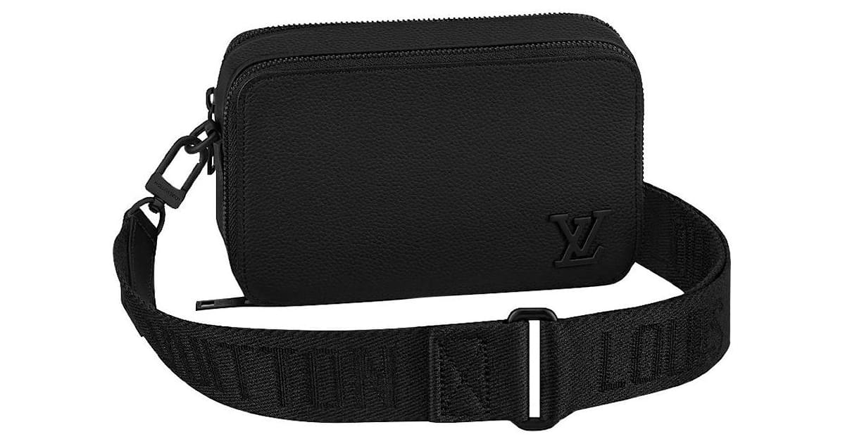 Alpha wearable wallet leather bag Louis Vuitton Black in Leather - 37426540