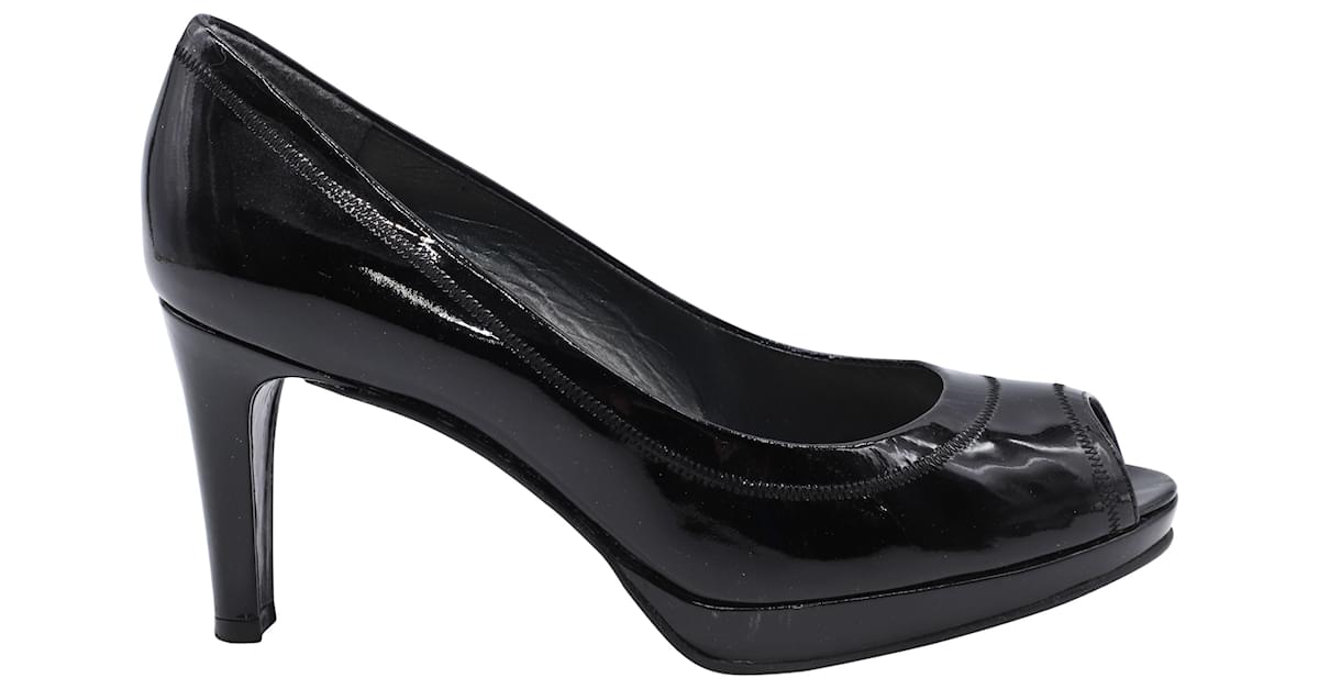 Stuart Weitzman x Russel Bromley Peep Toe Pumps in Black Patent Leather ref.504342 Joli Closet