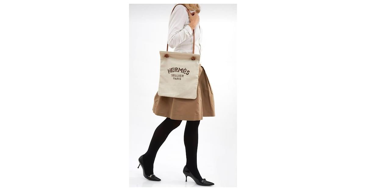 Hermès HERMES SELLIER ALINE GROOMING BAG CANVAS CHEVRON BEIGE HANDBAG Cloth  ref.909463 - Joli Closet