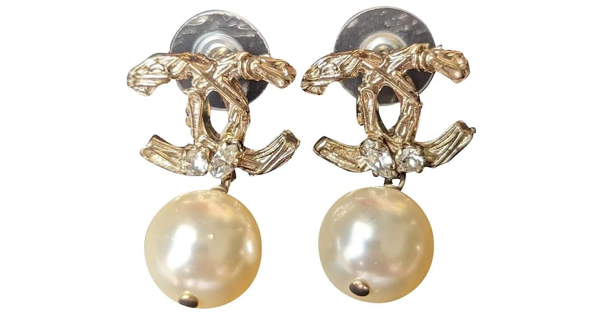 Chanel CC B15V logo crystal pearl drop classic large earrings in box Golden  Metal ref.522749