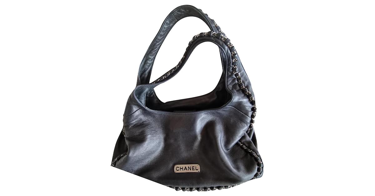 Chanel Black Lambskin CC Logo Hobo Bag Leather ref.293532 - Joli Closet