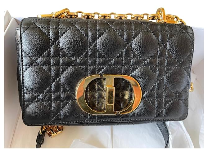 【直営・関税送料込】Small Soft Dior Caro Small Soft Dior Caro Bag Black Macrocannage Lambskin | DIOR