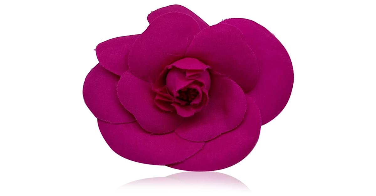 Chanel Vintage Pink Fuchsia Silk Camelia Camellia Flower Pin Brooch  ref.550794 - Joli Closet