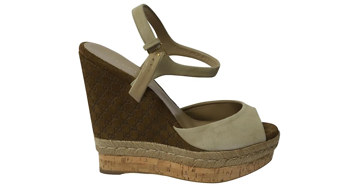 Gucci Wedge Espadrille Platform Ankle Strap Sandals in Beige Suede  ref.553953 - Joli Closet