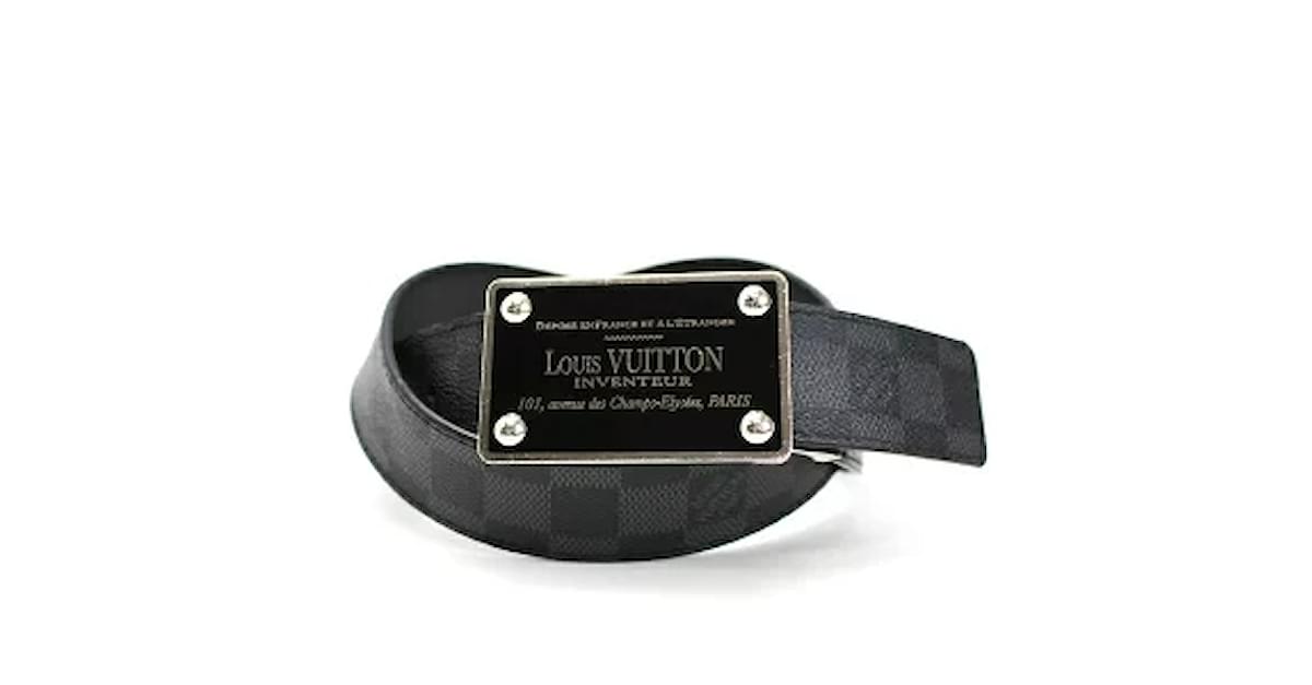 LOUIS VUITTON Size 36 Black Solid Leather Belt – Sui Generis
