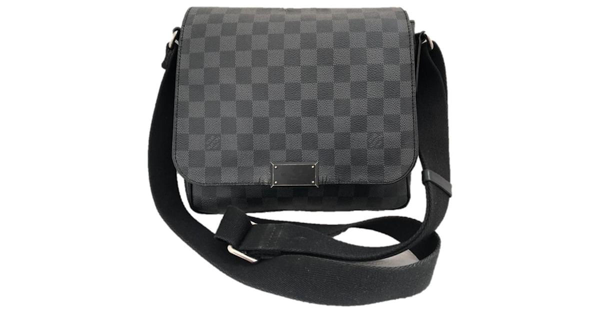 Louis Vuitton, Damier Graphite 'Tadao PM' messenger bag, 2013. - Bukowskis