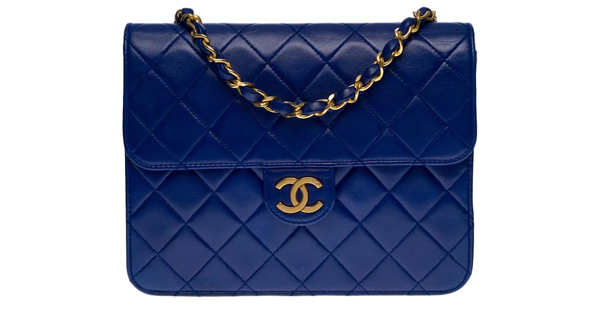 Timeless Magnificent Chanel Classique Mini Flap bag handbag in royal blue  quilted leather, garniture en métal doré ref.563073