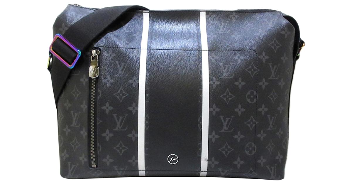 Louis Vuitton Monogram Black Eclipse District PM Messenger Bag (2017) For  Sale at 1stDibs