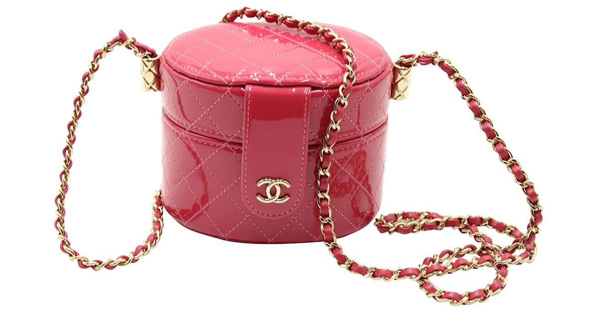 Chanel Quilted Vanity Case with Chain in Pink Patent Leather ref