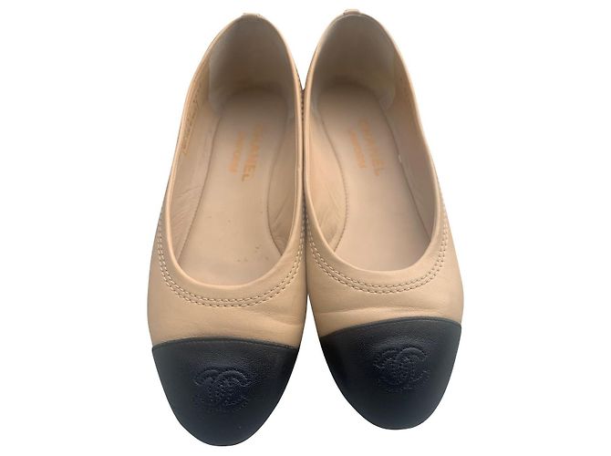 Ballerines Tod's En Nubuck Beige - Pointure 36.5 - État Comme Neuves - Occasion