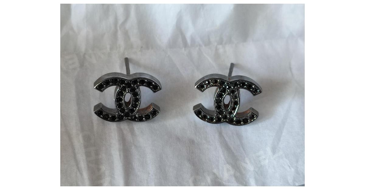 black chanel cc earrings