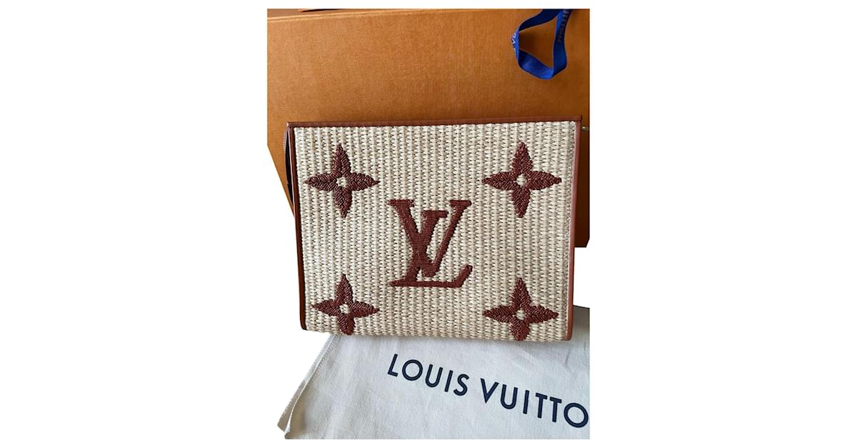 Louis Vuitton Monogram Giant Raffia Toiletry Pouch 26 - Neutrals Cosmetic  Bags, Accessories - LOU699058