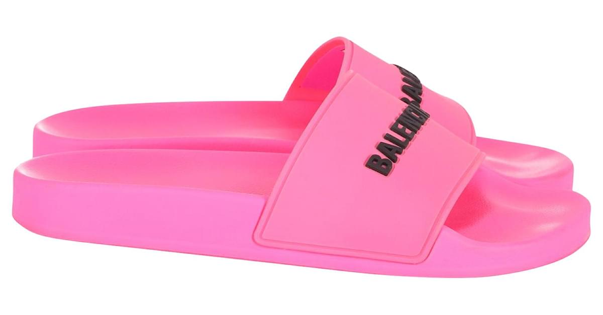 Balenciaga Logo Pool Slide Sandals in Neon Pink Rubber ref.630215