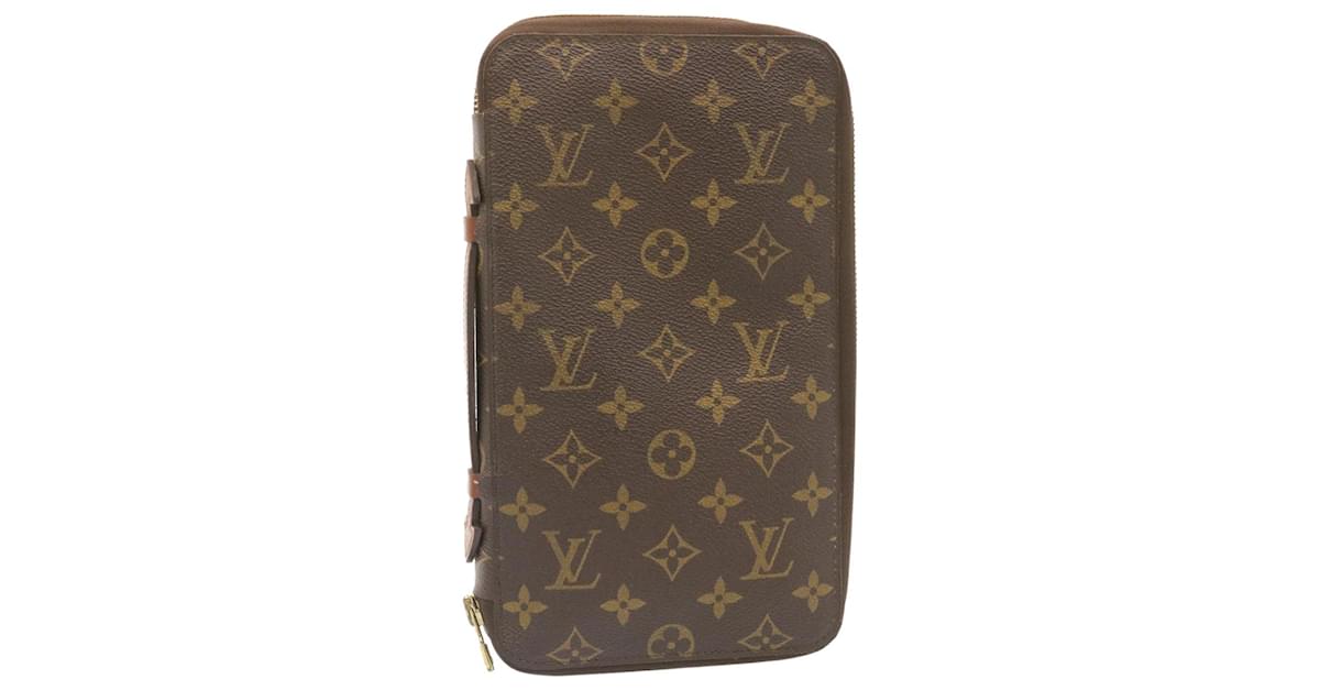 Louis Vuitton Monogram Poche Escapade Organizer Wallet – Joyce's Closet