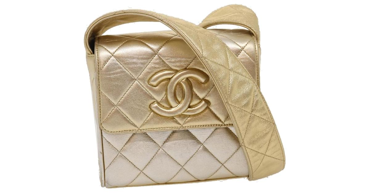 CHANEL Matelasse Shoulder Bag Lamb Skin Gold CC Auth 29567a Golden 